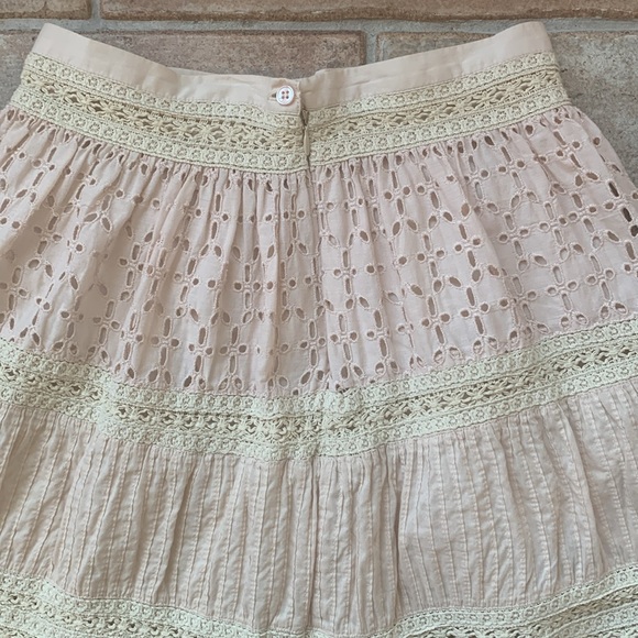 Zara Ivory Eyelet and Crochet Lace Side Zip Lined Skirt Size 2 - Picture 3 of 4